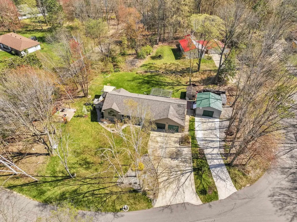 6304 Avon Lane Clam Lake Township MI 49601