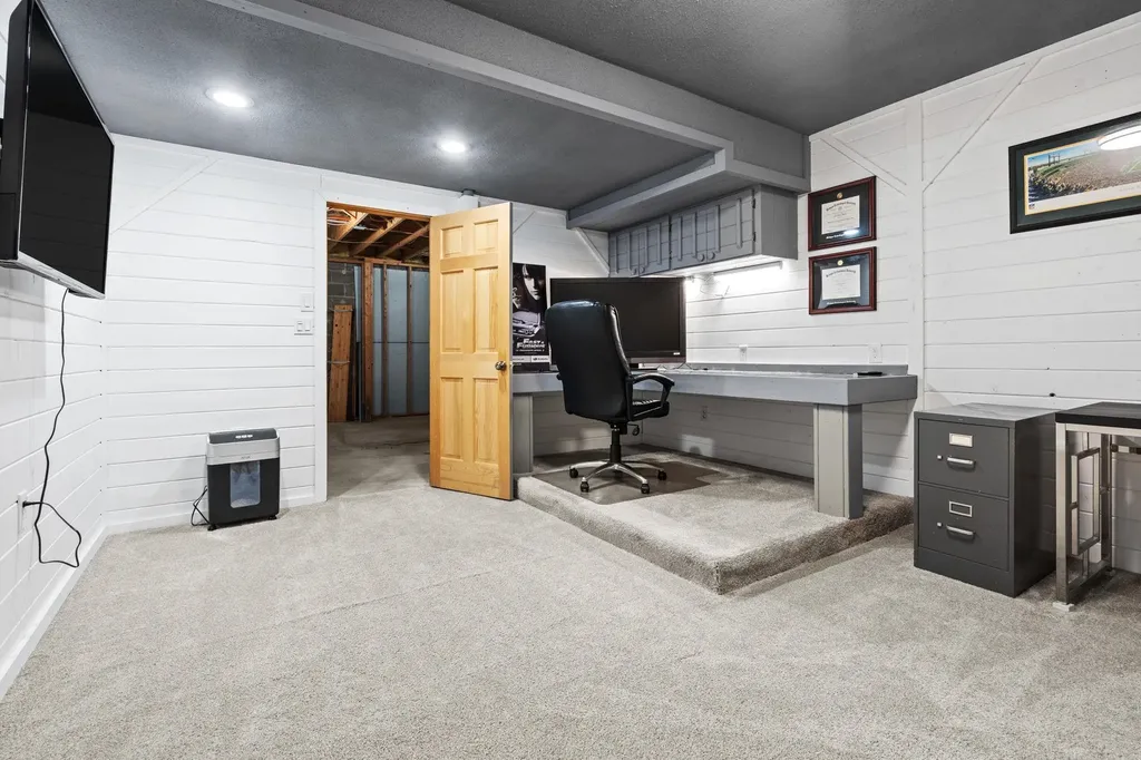 9045 North Pointe Woods Charlevoix Township MI 49720