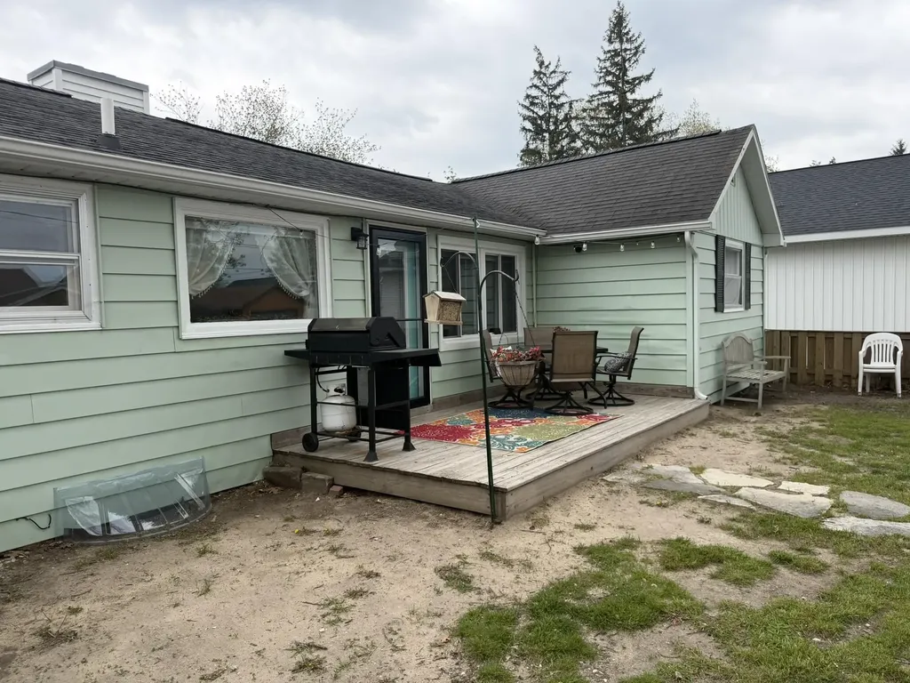 722 S Lakeshore Drive Lake City City MI 49651