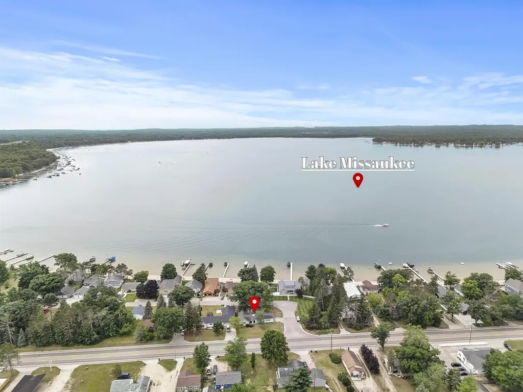 722 S Lakeshore Drive Lake City City MI 49651