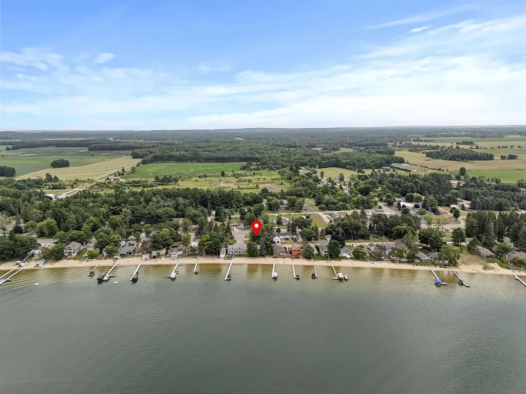 722 S Lakeshore Drive Lake City City MI 49651