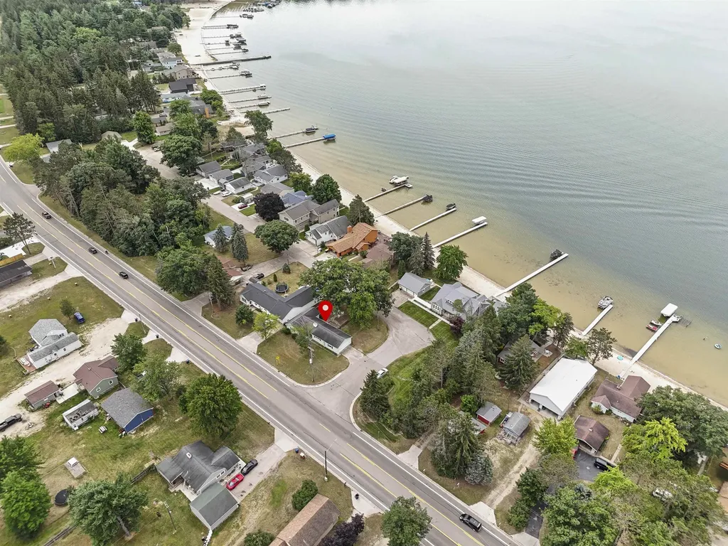 722 S Lakeshore Drive Lake City City MI 49651