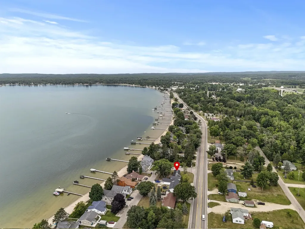 722 S Lakeshore Drive Lake City City MI 49651