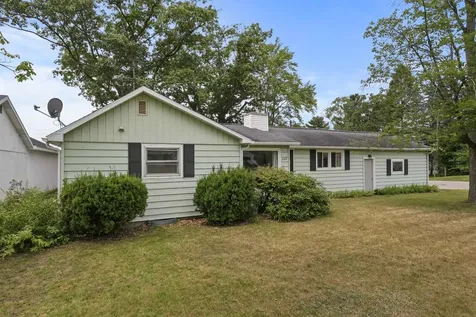 722 S Lakeshore Drive Lake City City MI 49651