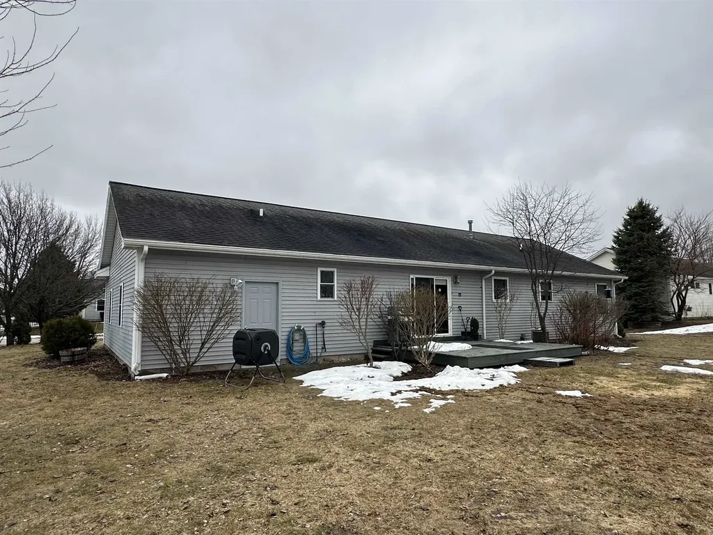 5535 N Liberty Drive Garfield Charter Township MI 49685