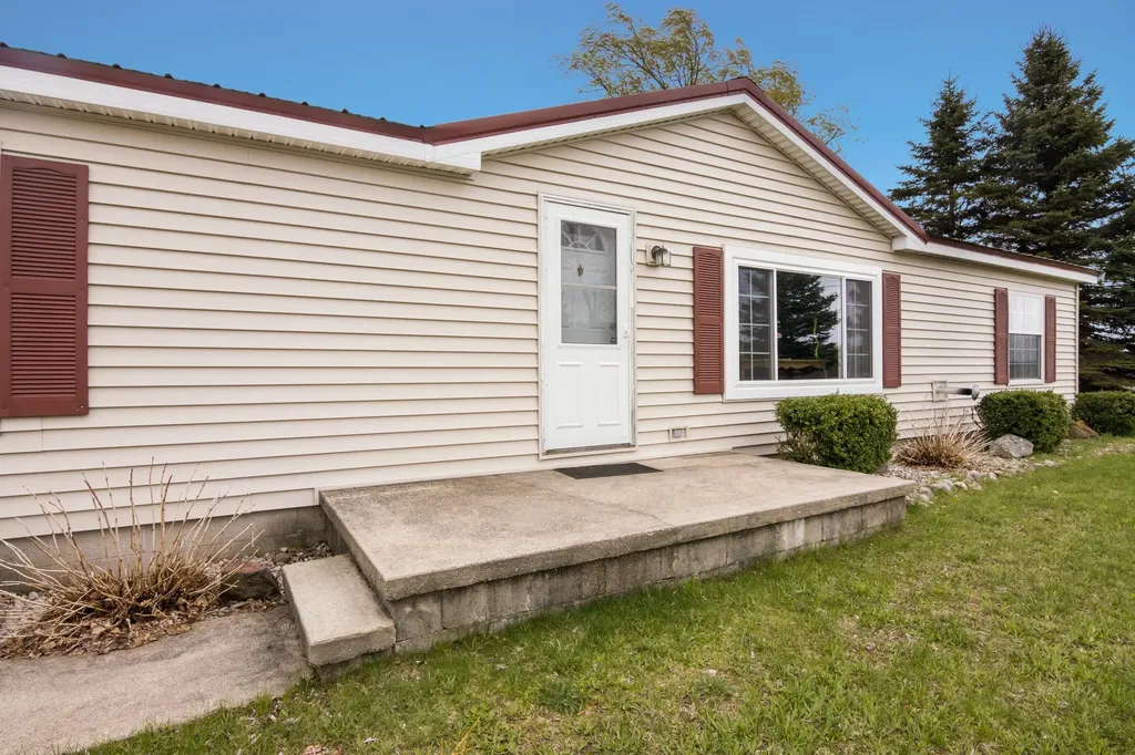 1508 NE County Road 571 Excelsior Township MI 49646