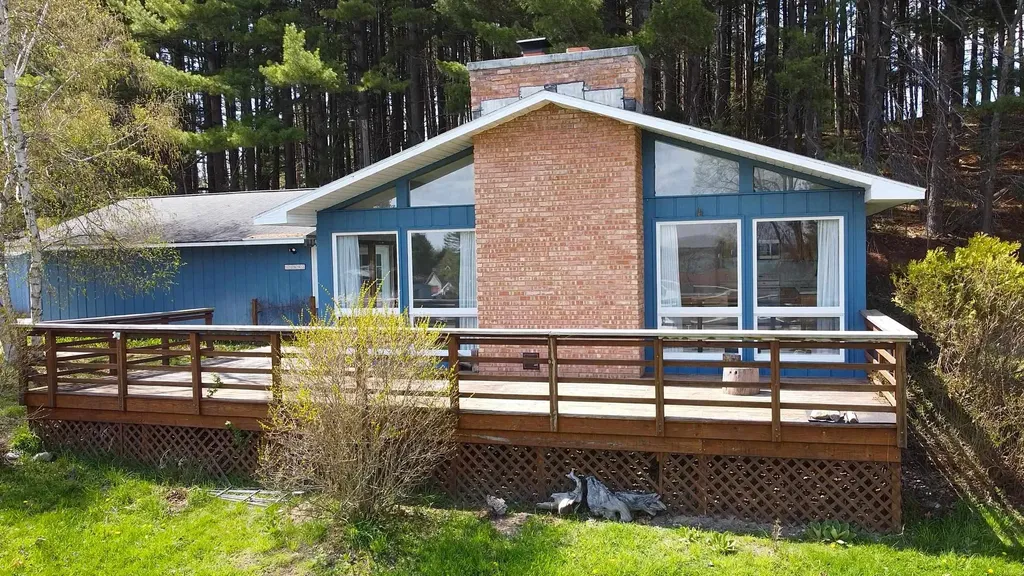 11892 Cabin Lane Milton Township MI 49676