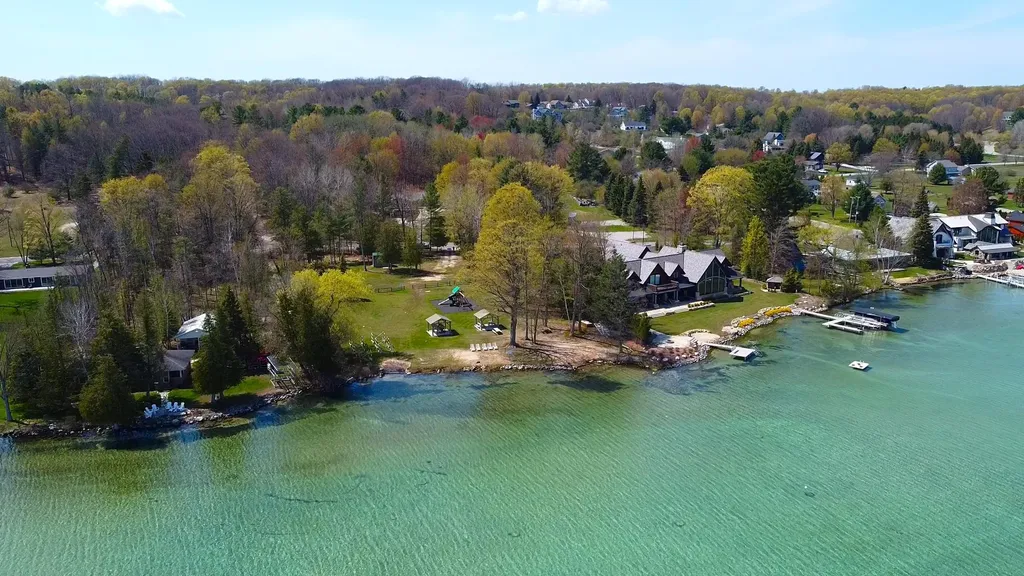 11892 Cabin Lane Milton Township MI 49676
