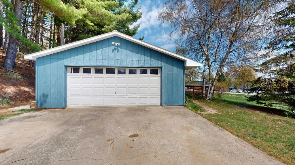 11892 Cabin Lane Milton Township MI 49676