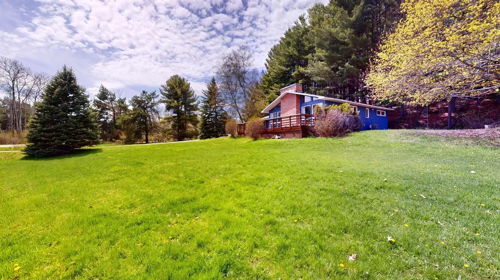 11892 Cabin Lane Milton Township MI 49676