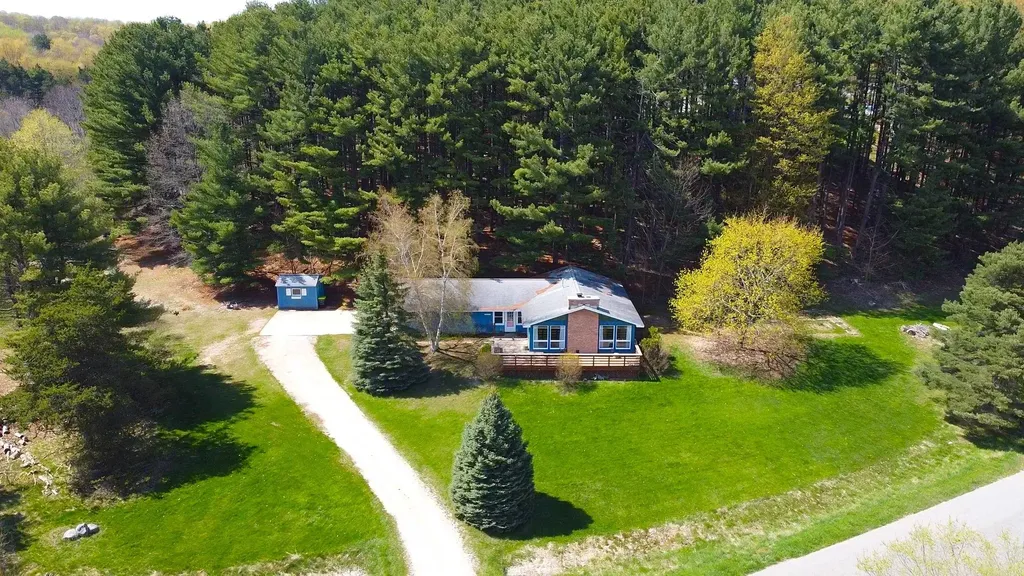 11892 Cabin Lane Milton Township MI 49676