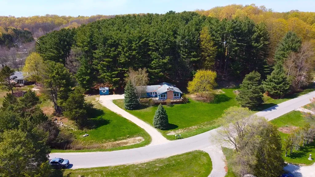 11892 Cabin Lane Milton Township MI 49676