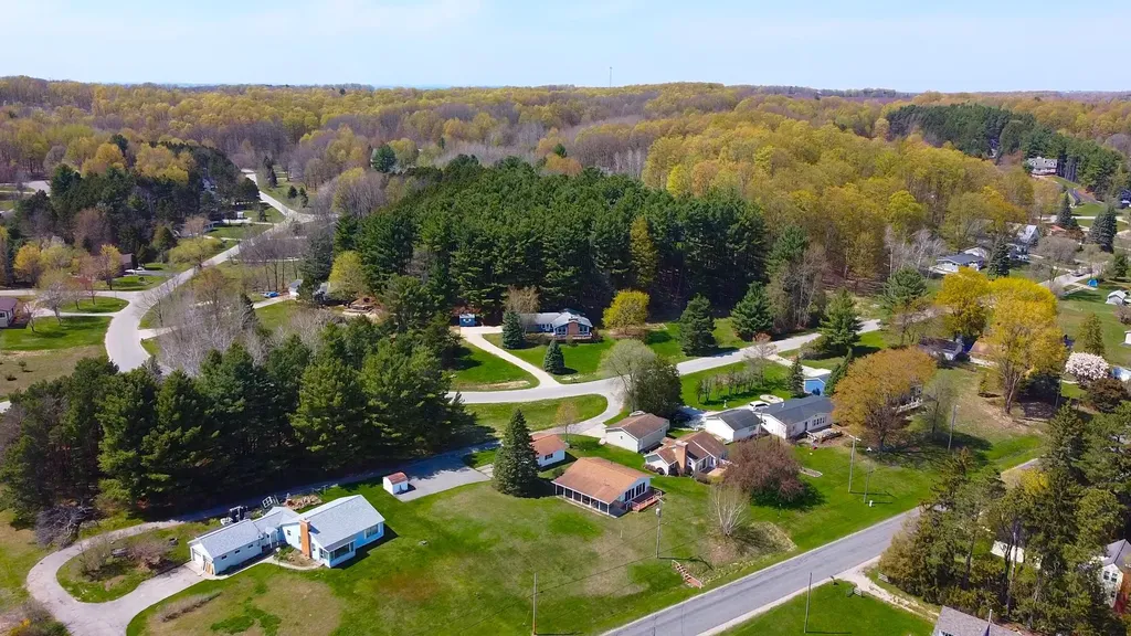11892 Cabin Lane Milton Township MI 49676