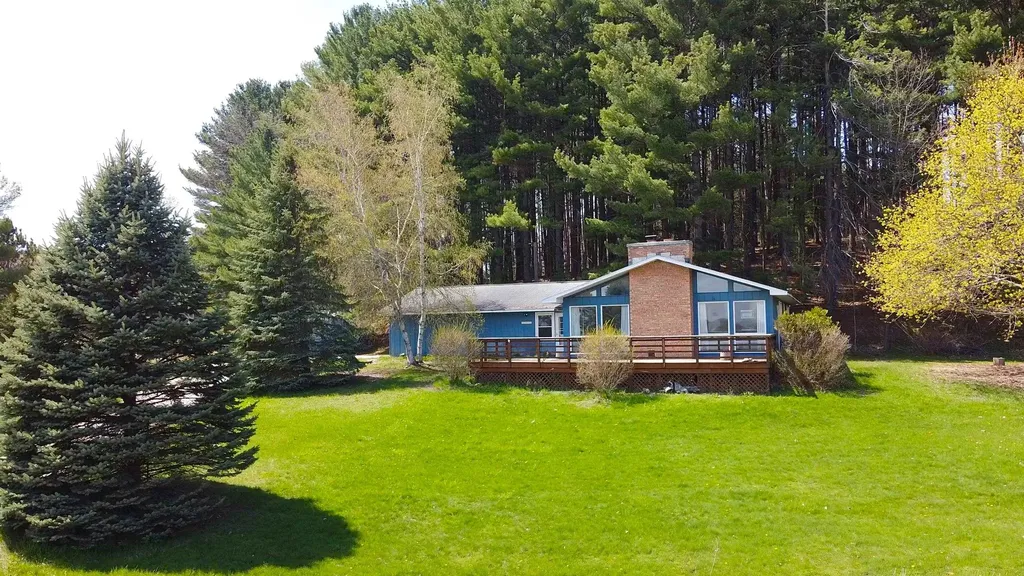 11892 Cabin Lane Milton Township MI 49676
