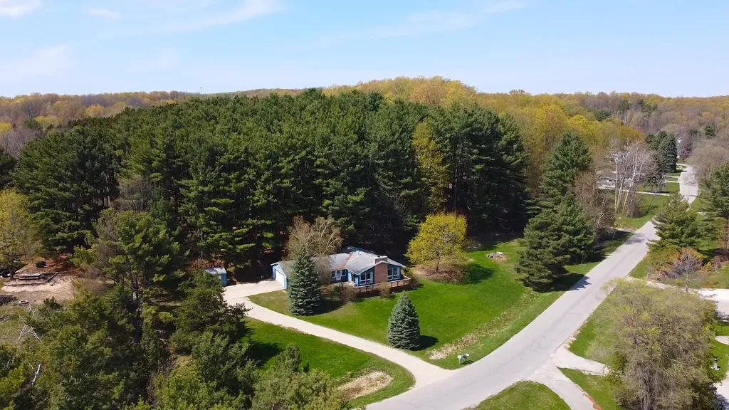 11892 Cabin Lane Milton Township MI 49676