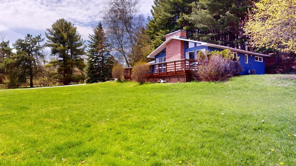 11892 Cabin Lane Milton Township MI 49676