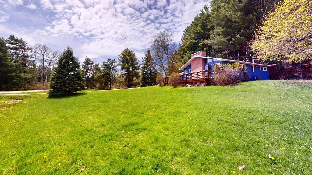 11892 Cabin Lane Milton Township MI 49676