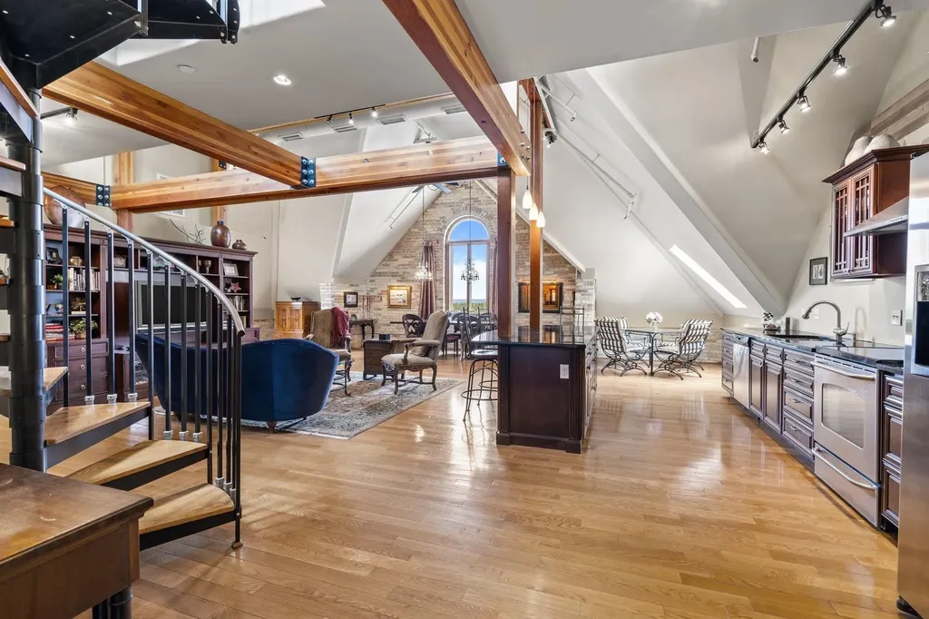 830 Cottageview Drive Traverse City City MI 49684