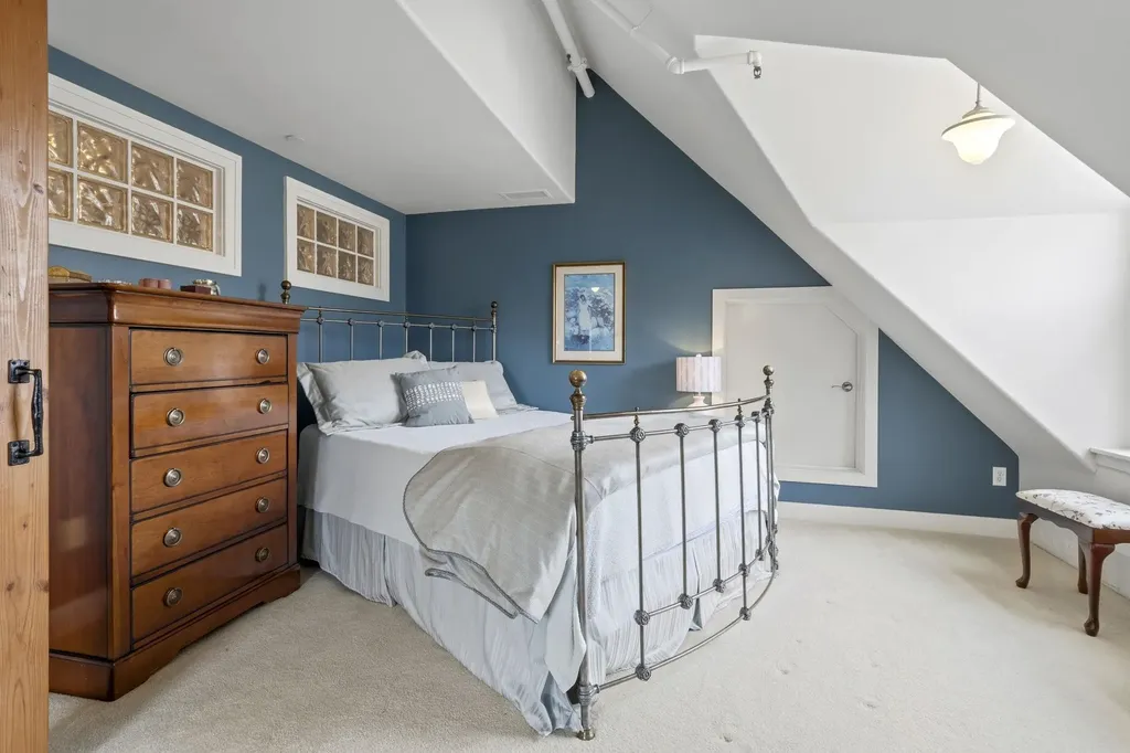 830 Cottageview Drive Traverse City City MI 49684