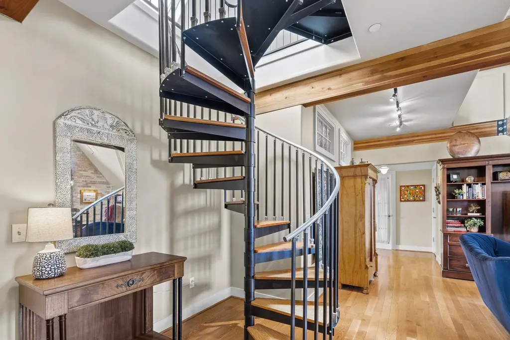 830 Cottageview Drive Traverse City City MI 49684