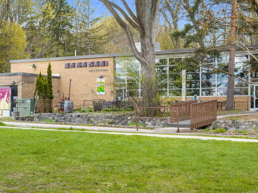 830 Cottageview Drive Traverse City City MI 49684