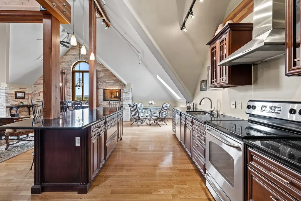 830 Cottageview Drive Traverse City City MI 49684