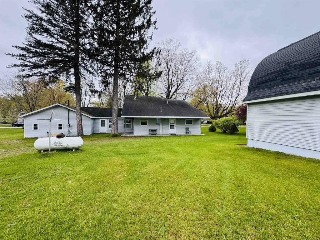 408 Garfield Street Unknown City MI 49656