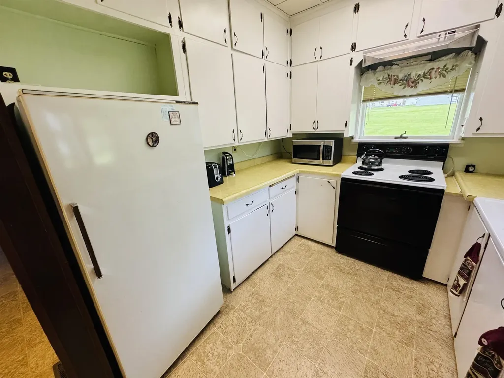 408 Garfield Street Unknown City MI 49656