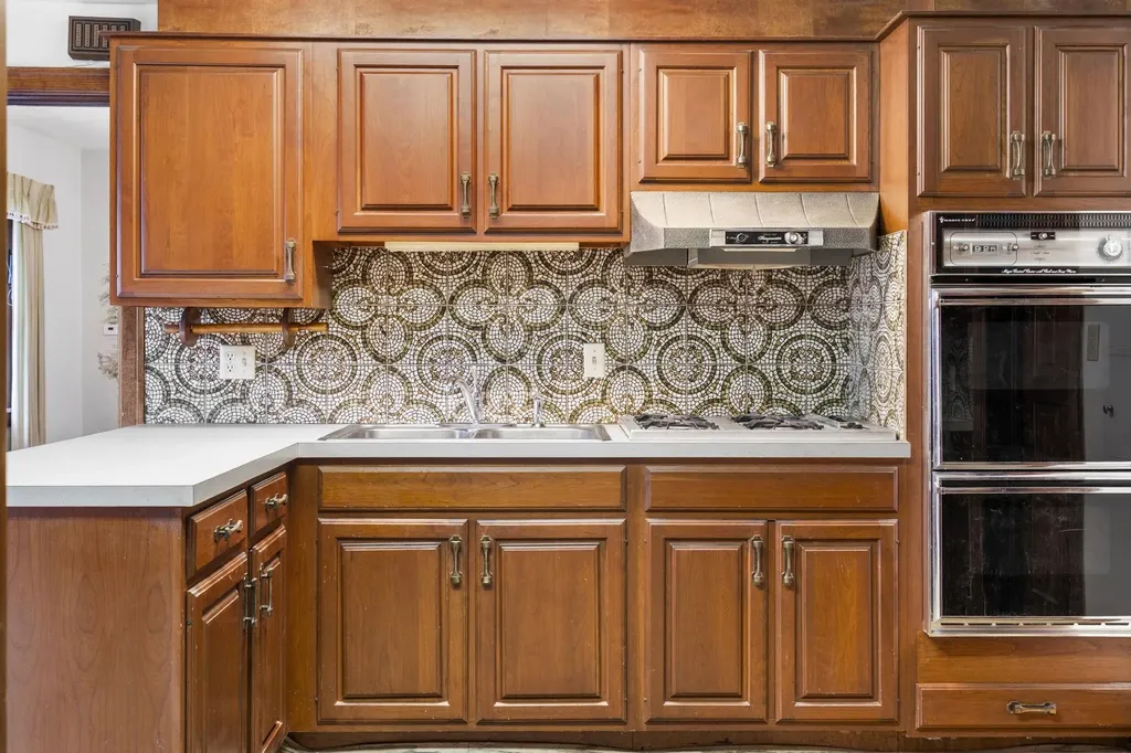 214 W Tenth Street Traverse City City MI 49684