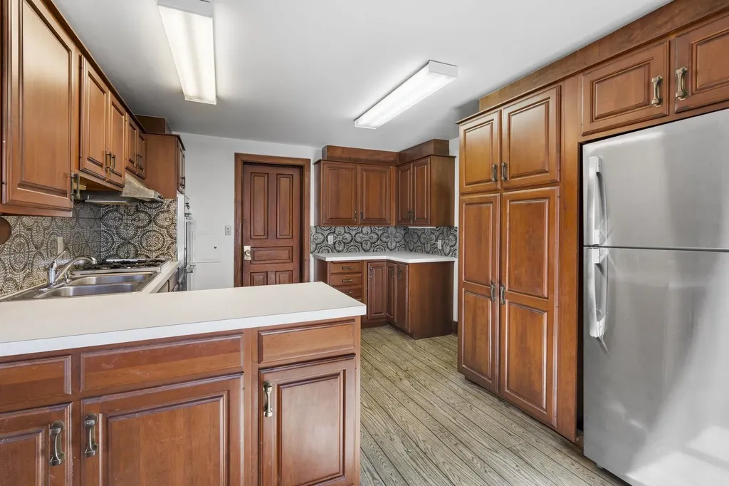 214 W Tenth Street Traverse City City MI 49684