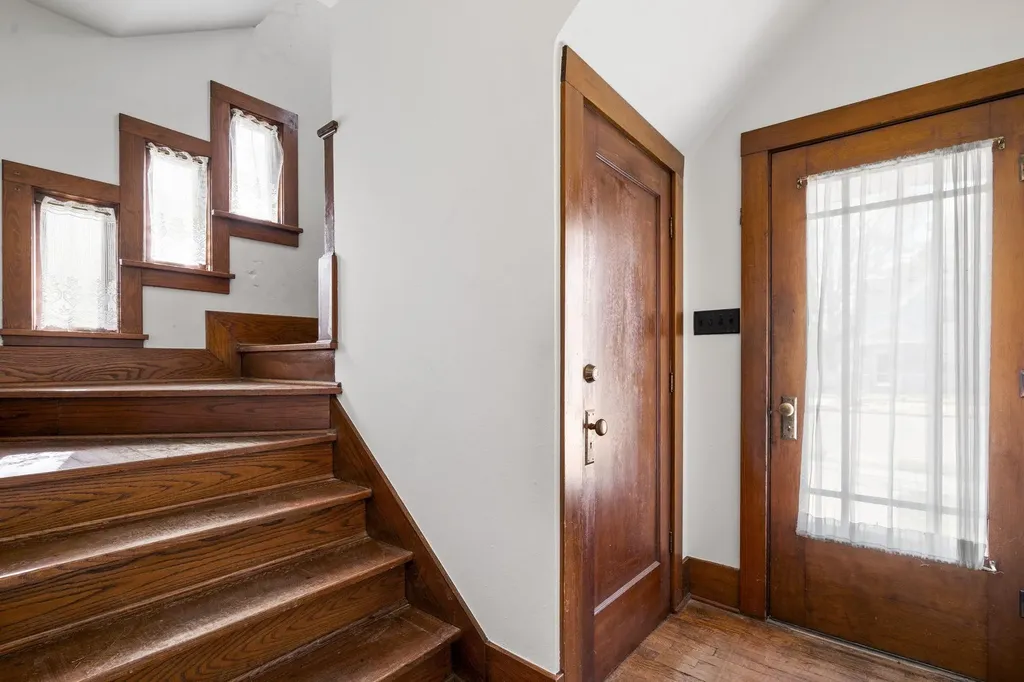 214 W Tenth Street Traverse City City MI 49684