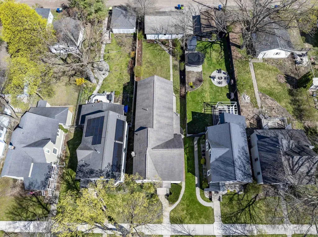 214 W Tenth Street Traverse City City MI 49684