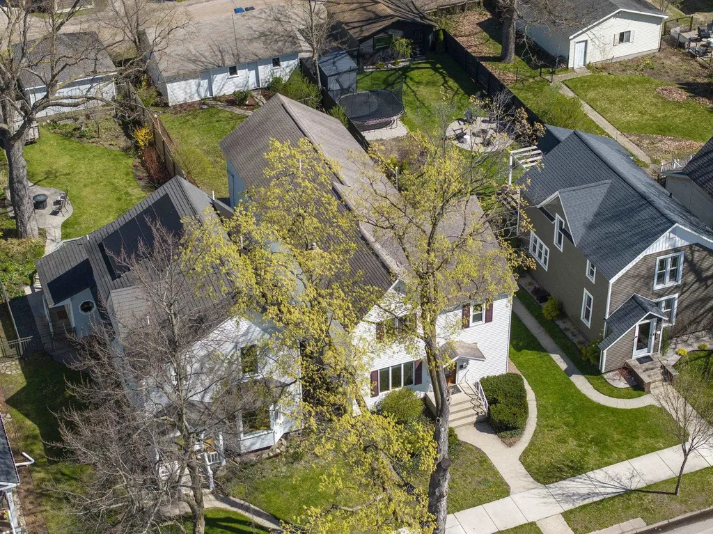214 W Tenth Street Traverse City City MI 49684