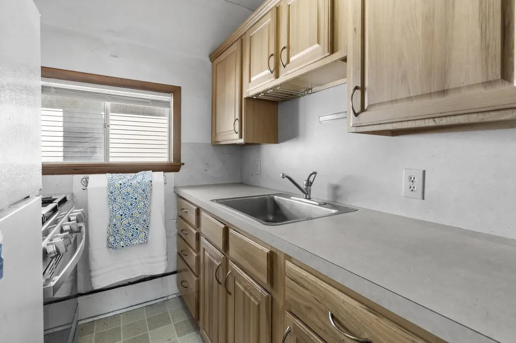 214 W Tenth Street Traverse City City MI 49684