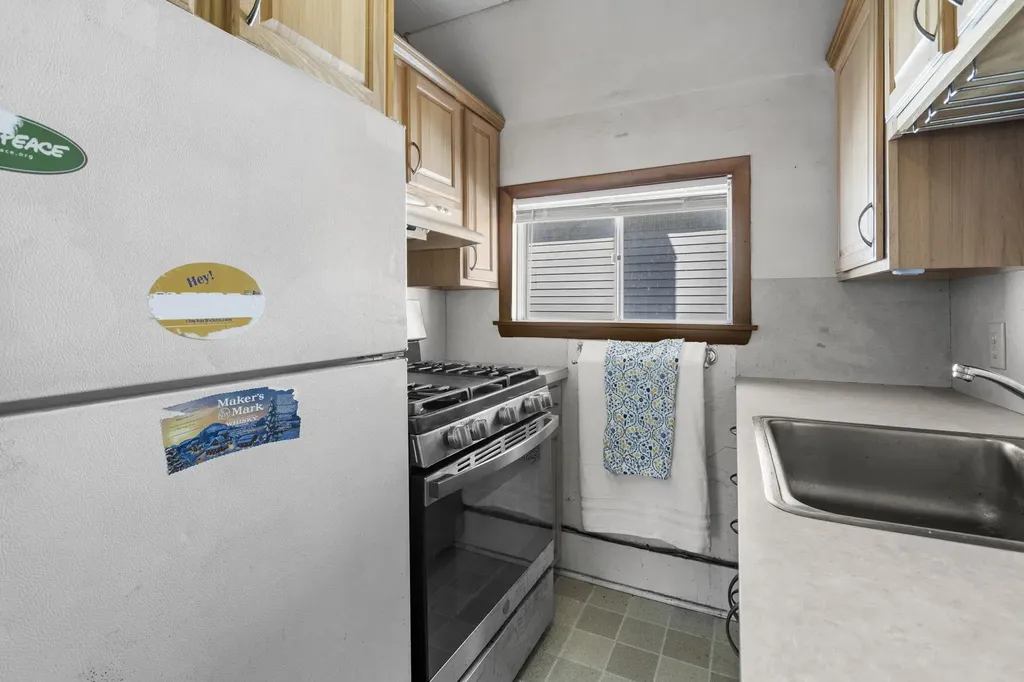 214 W Tenth Street Traverse City City MI 49684