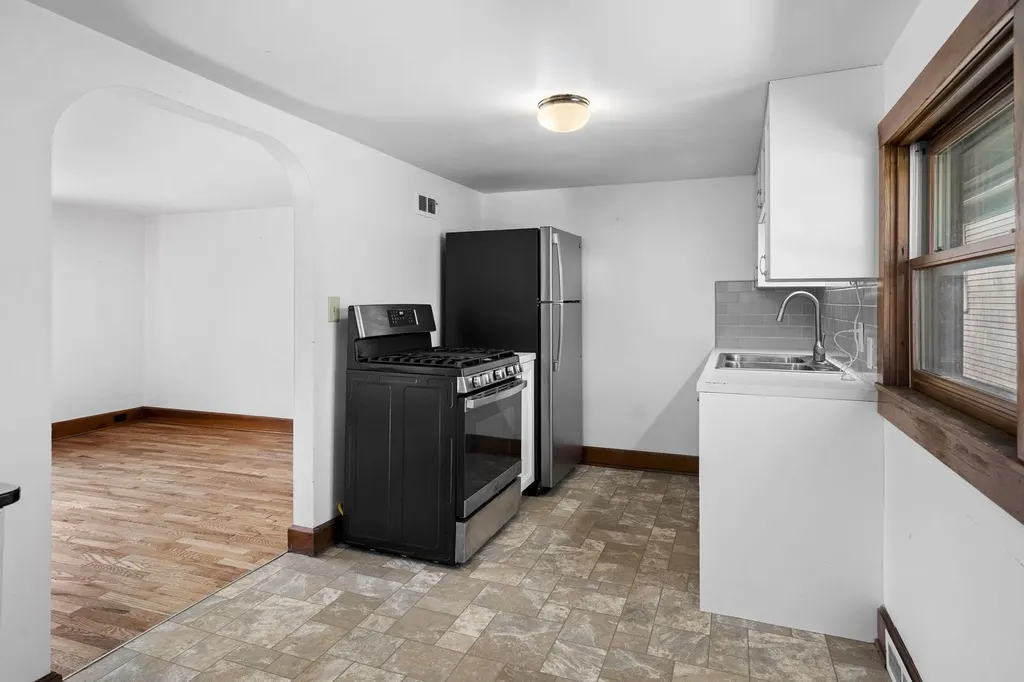 214 W Tenth Street Traverse City City MI 49684