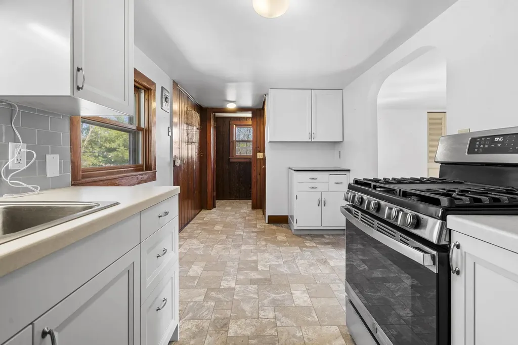214 W Tenth Street Traverse City City MI 49684