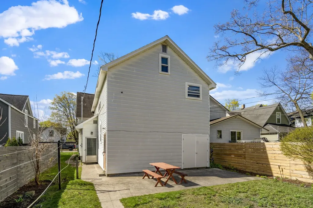 214 W Tenth Street Traverse City City MI 49684