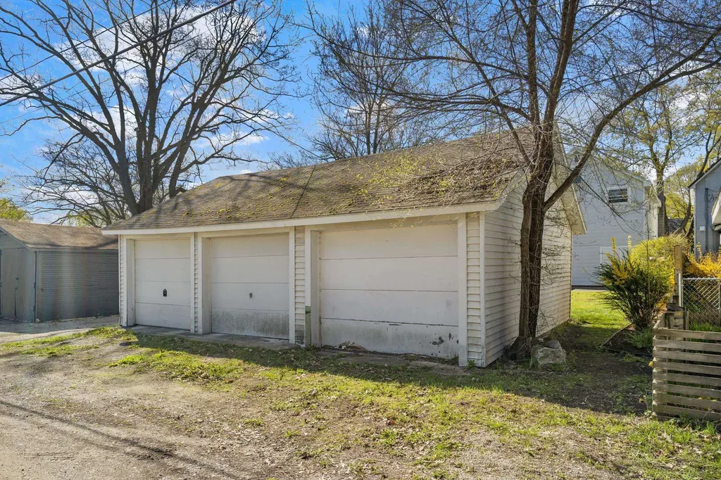 214 W Tenth Street Traverse City City MI 49684