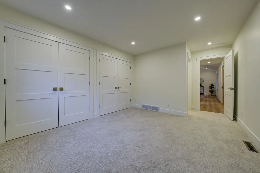 4005 E Oxford Drive Leland Township MI 49654