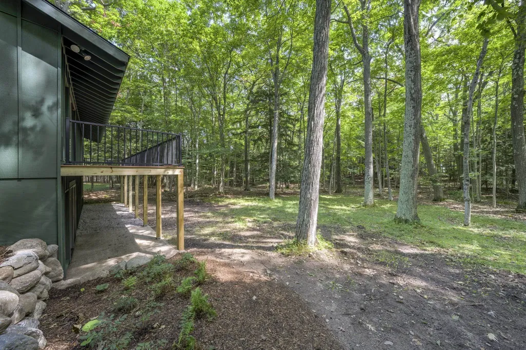 4005 E Oxford Drive Leland Township MI 49654