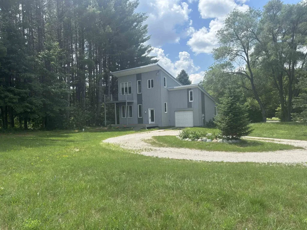 6215 S Garfield Road, S Paradise Township MI 49649