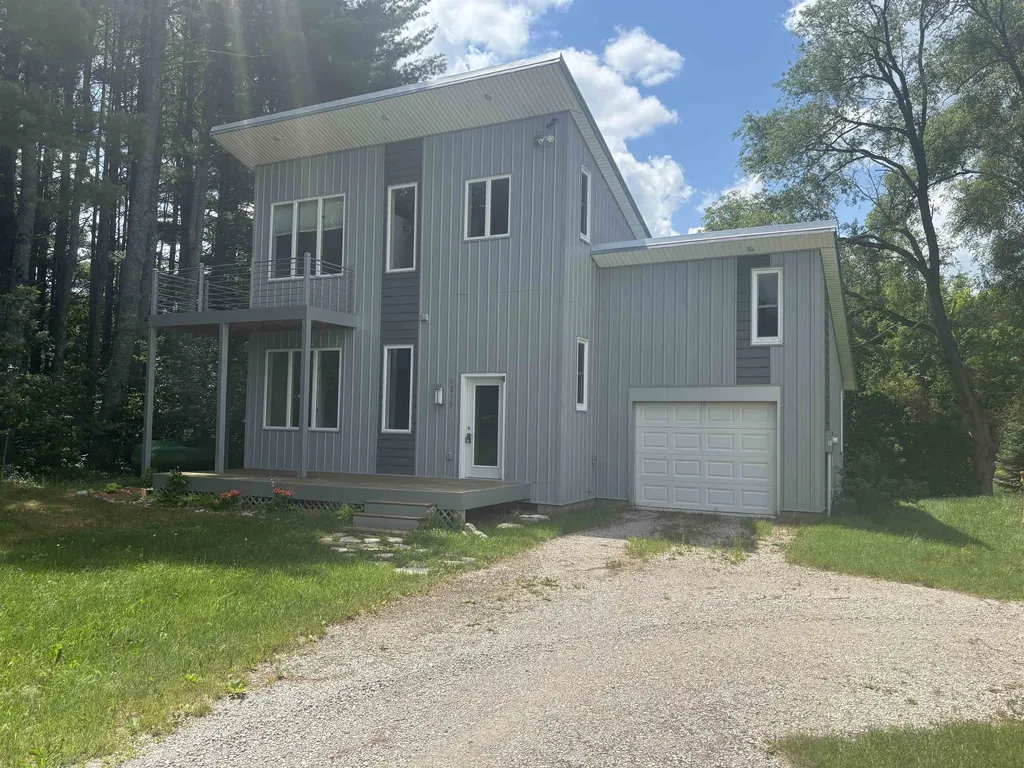 6215 S Garfield Road, S Paradise Township MI 49649