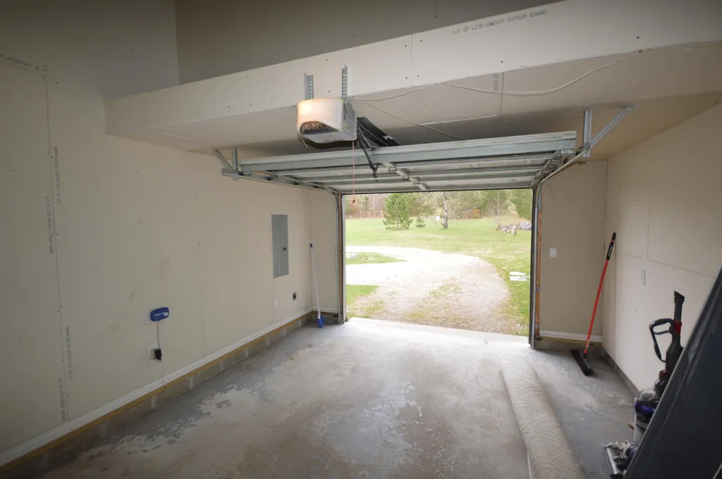 6215 S Garfield Road, S Paradise Township MI 49649