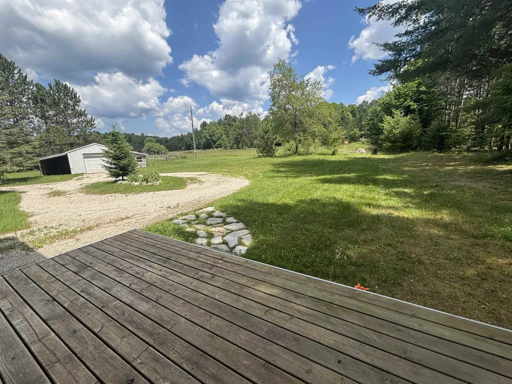 6215 S Garfield Road, S Paradise Township MI 49649
