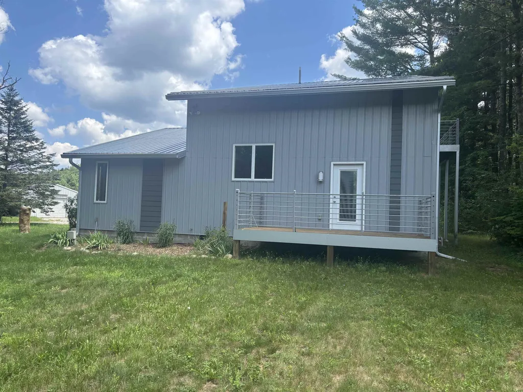 6215 S Garfield Road, S Paradise Township MI 49649