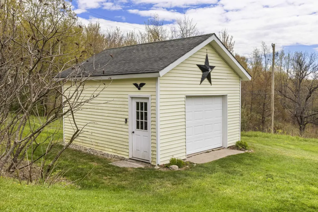 6039 Mick Road Joyfield Township MI 49616