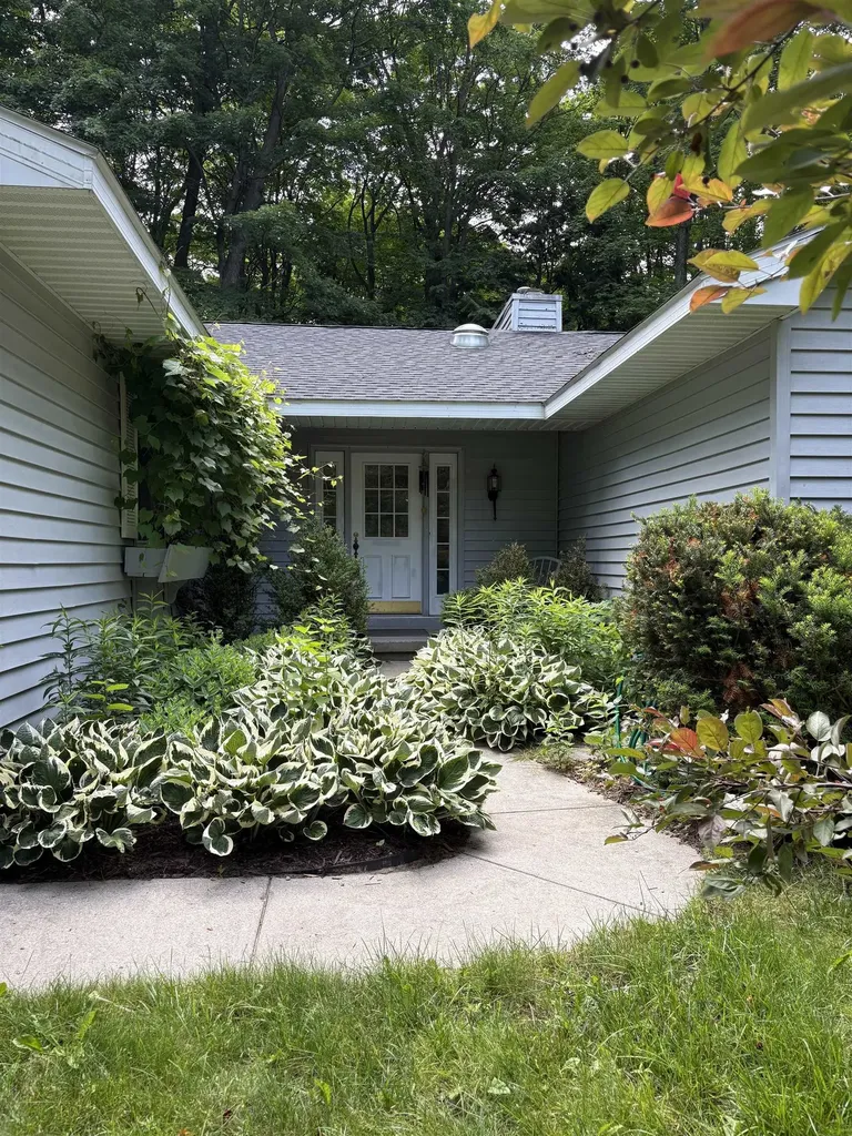 14416 Peninsula Drive Peninsula Township MI 49686