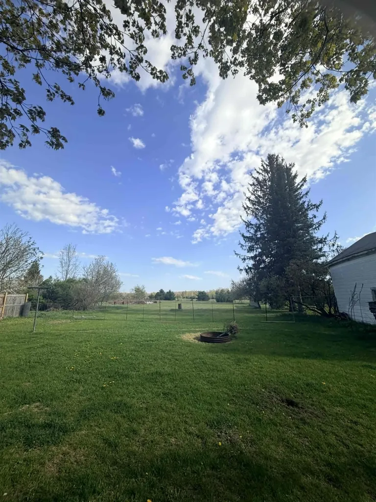 4684 E Moorestown Road Norwich Township MI 49651