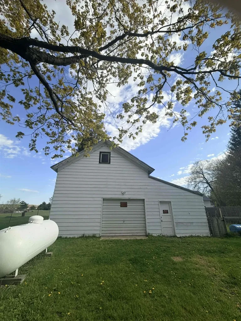 4684 E Moorestown Road Norwich Township MI 49651